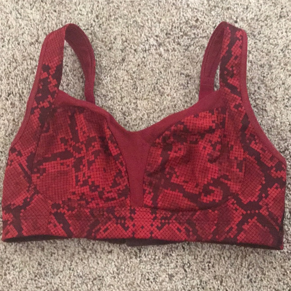 Lululemon tata tamer sports bra
